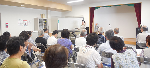地域住民を対象とした公民館での栄養指導室の様子